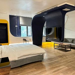 Diamond Suite